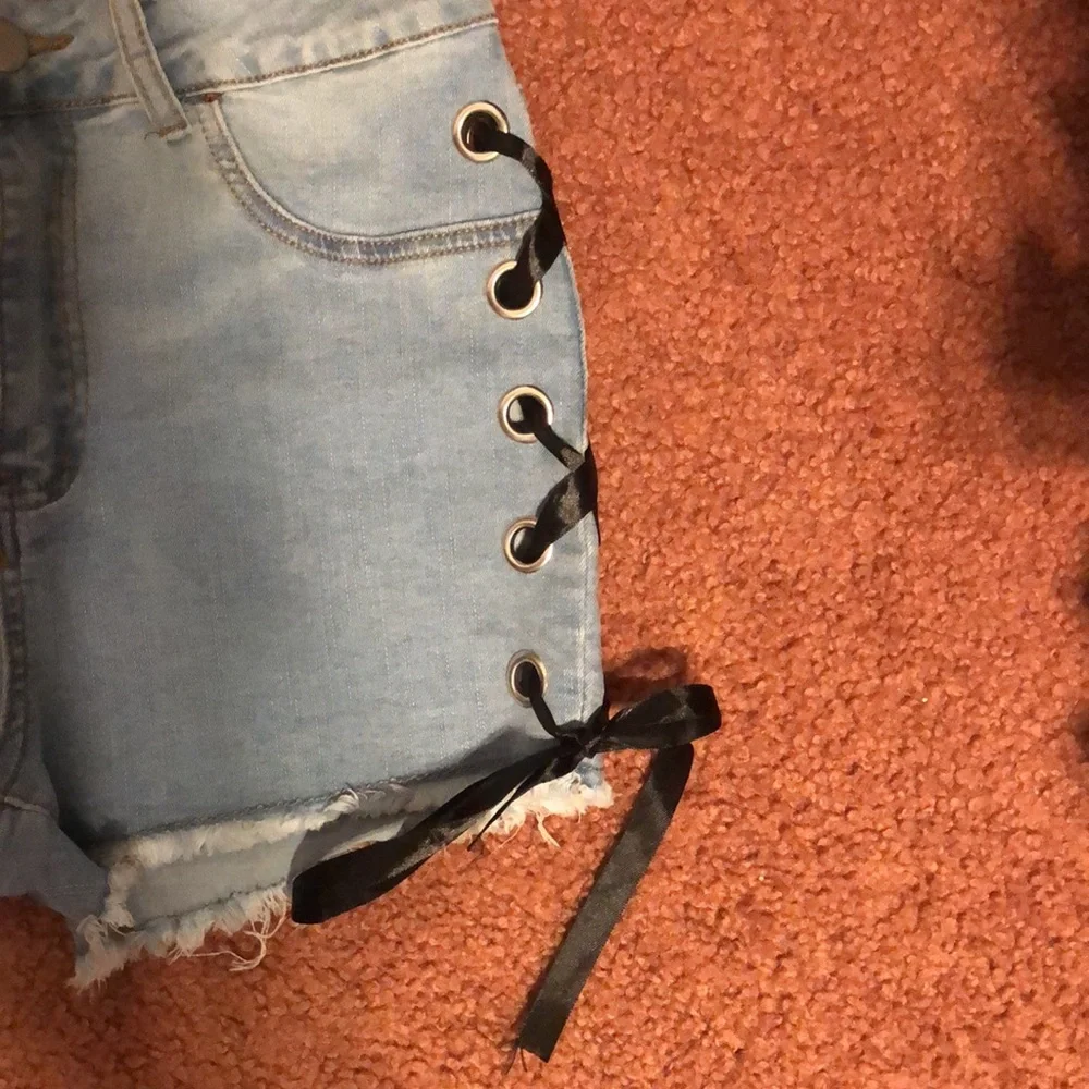 Shein Side Tie-up Shorts - Picture 2 of 5